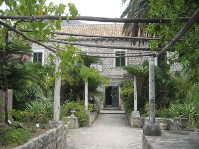 Arboretum de Trsteno, bâtiments