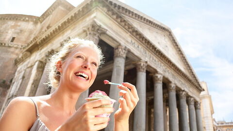 Manger une glace au Panthéon