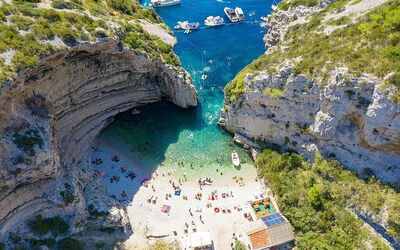 Plage de Stiniva