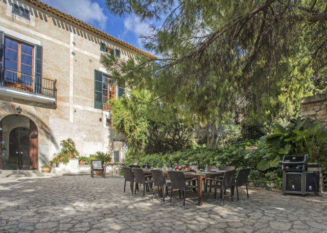 Villa Son Real, facade