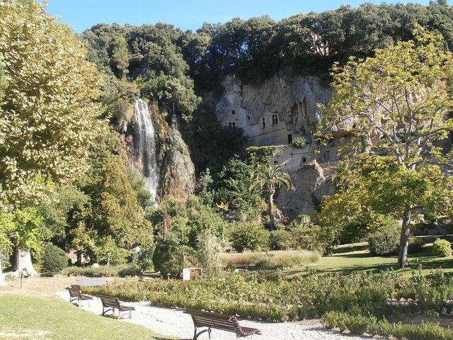Grottes troglodytiques de Villecroze