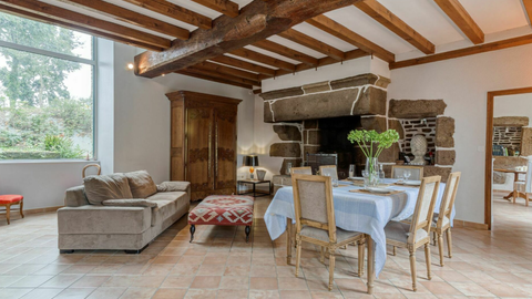 La Tronçonnais, intérieur