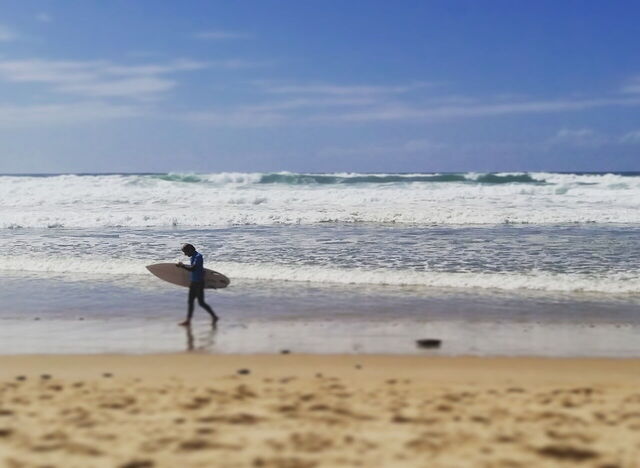 Un surfeur à Lacanau