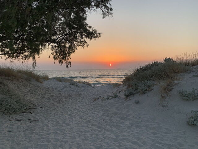 Une plage au coucher du soleil sur Kos