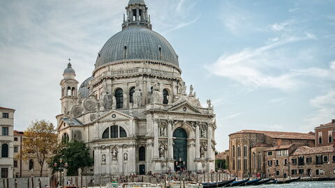 Santa Maria della Salute, extérieur