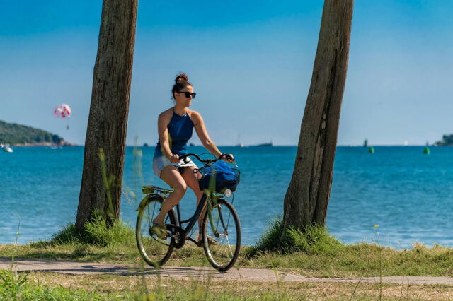 Faire du vélo le long de la côte croate