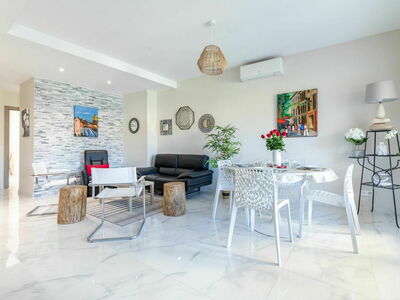 Le Puget, Intérieur