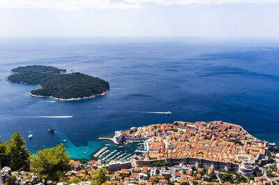 Vue sur les îles Élaphites et Dubrovnik