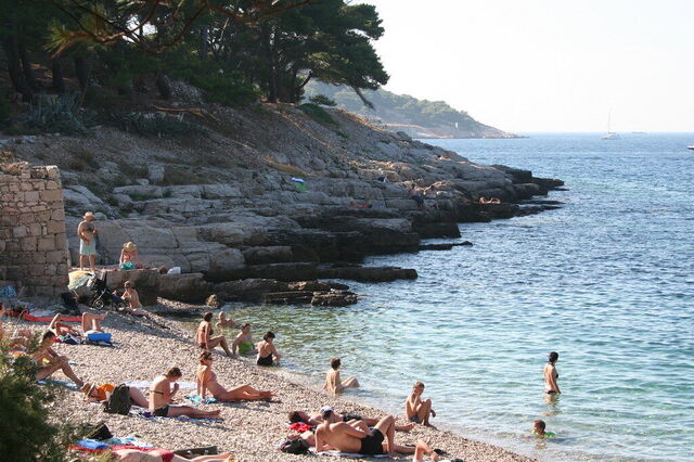 Plage de galets à Vis