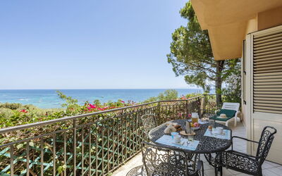 Logement:&nbsp;Cicladi Paros 100.9