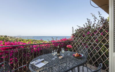 Logement:&nbsp;Cicladi Santorini 100.7