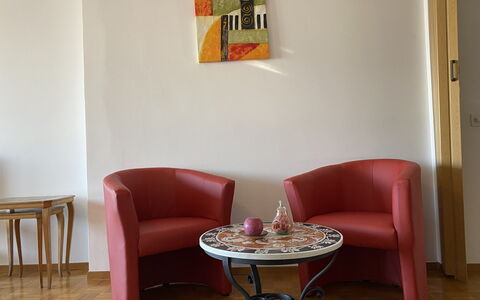 App. Paradiso: Meubles, Propriété, Chaise, Table, Confort, Bois, Bâtiment, Design Intérieur, Sol, Sol