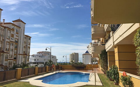Bellavista del Puerto: L'Eau, Ciel, Nuage, Plante, Propriété, Bâtiment, Bleu Azur, Bleu, Infrastructure, Éclairage