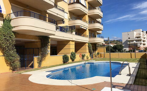 Bellavista del Puerto: Bâtiment, Propriété, L'Eau, Piscine, Fenêtre, Ombre, Nuage, Ciel, Zone Résidentielle, Condominium