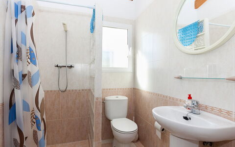 Stella: Miroir, Luminaire Plomberie, Évier, Propriété, Robinet, Photographier, Lavabo, Blanc, Bleu, Violet