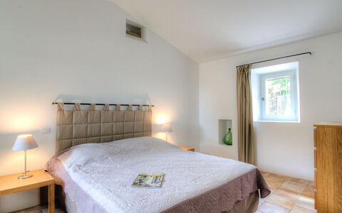 Gite Curel: Meubles, Confort, Bois, Lit, Design Intérieur, Bâtiment, Sol, Ombre, Sol