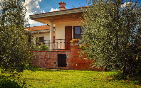 La Casina Del Canneto: Maison, Propriété, Domicile, Bâtiment, Immobilier, Zone Résidentielle, Architecture, Ciel, Arbre, Zone Rurale