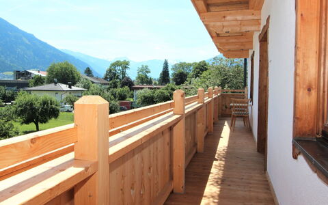 Stiplerhof: Ciel, Propriété, Arbre, Bois, Clôture, Architecture, Sol, Tache De Bois, Sol, Plante