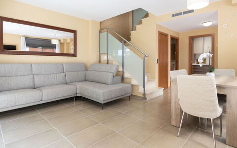 Cambrils 600: Propriété, Pièce, Meubles, Design Intérieur, Bâtiment, Sol, Salon, Tuile, Suite, Immobilier