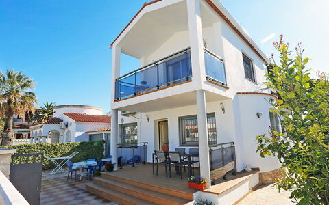 Solimar Cambrils: Ciel, Bâtiment, Plante, Propriété, Maison, Ombre, Condominium, Fenêtre, Porche, Design Urbain