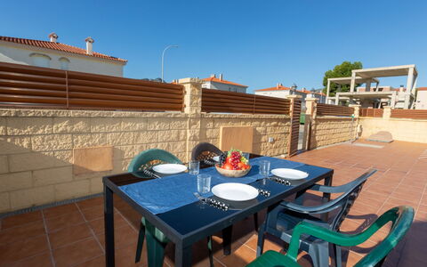 Casa Paloma 1: Table, Ciel, Meubles, Bois, Tableau De Plein Air, Mobilier De Jardin, Chaise, Ombre, Design Intérieur, Loisir