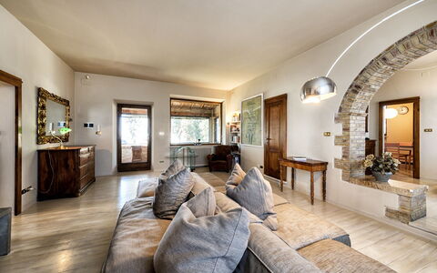 Villa Piazza Della Fortezza: Propriété, Pièce, Design Intérieur, Bâtiment, Meubles, Salon, Immobilier, Maison, Plafond, Sol