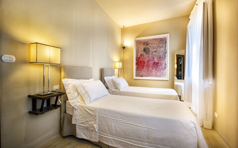 Villa Piazza Della Fortezza: Chambre, Lit, Pièce, Meubles, Propriété, Drap De Lit, Design Intérieur, Cadre De Lit, Suite, Literie