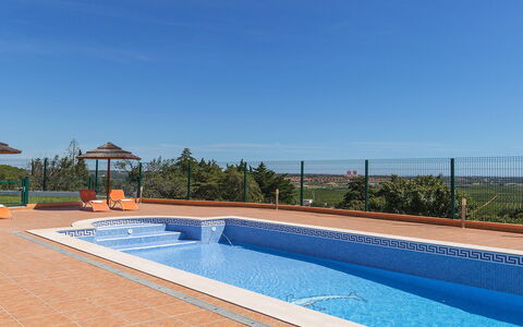 Da Horta: Ciel, L'Eau, Propriété, Plante, Piscine, Bâtiment, Bleu Azur, Arbre, Rectangle, Ombre