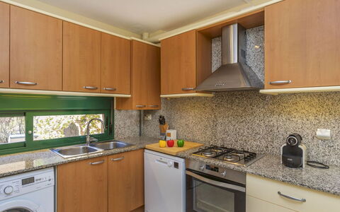 Vistamar: Cuisine, Appareil De Cuisine, Comptoir, Principaux Appliance, Bois, Evier, Sol, Cabinetry, Design Intérieur, Évier