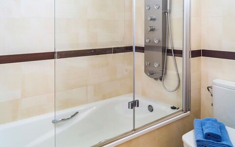 Alamar: Robinet, Luminaire Plomberie, Baignoire, Tete De Douche, Douche, Salle De Bains, Bar De Douche, Design Intérieur, Porte De Douche