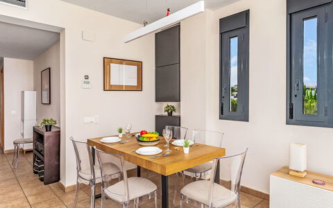 Alamar: Meubles, Design Intérieur, Sol, Table, Bois, Chaise, Table Cuisine Et Salle A Manger, Salle À Manger, Sol, Pièce