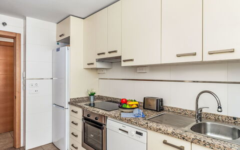 Alamar: Cuisine, Appareil De Cuisine, Comptoir, Principaux Appliance, Cabinetry, Sol, Bois, Design Intérieur, Meubles, Evier