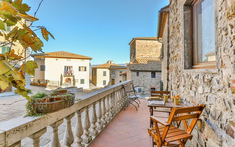 Il Pigionale: Propriété, Bâtiment, Ville, Jaune, Immobilier, Maison, Bleu Azur, Ciel, Domicile, Vacances