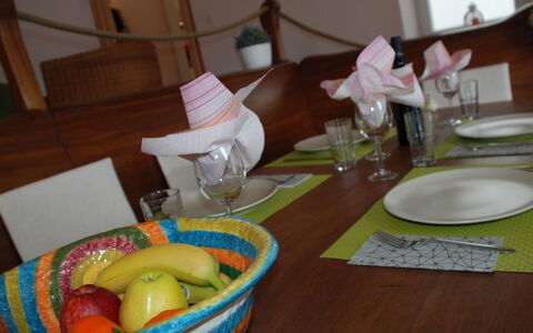 Ronco Sopra Ascona 75: Aliments, Vaisselle, Banane, Meubles, Table, Vaisselle, Ingrédient, Assiette, Drinkware