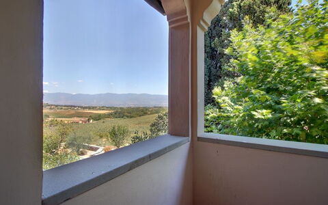 Villa Stolli: Propriété, Pièce, Maison, Ciel, Immobilier, Architecture, Fenêtre, Arbre, Domicile, Bâtiment