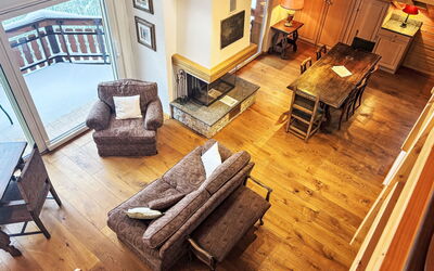 Edelweiss B 480.4: Meubles, Sol, Design Intérieur, Sol, Bois, Canapé, Parquet, Plafond, Pièce, Salon