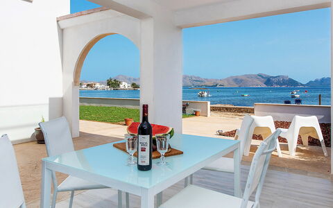 Can Verd: Propriété, Bâtiment, Pièce, Meubles, Bleu Azur, Maison, Table, Immobilier, Vacances, Design Intérieur