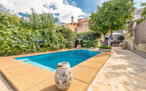 Sa Teulera: Nuage, L'Eau, Plante, Ciel, Jour, Propriété, Bâtiment, Piscine, Bleu Azur, Arbre