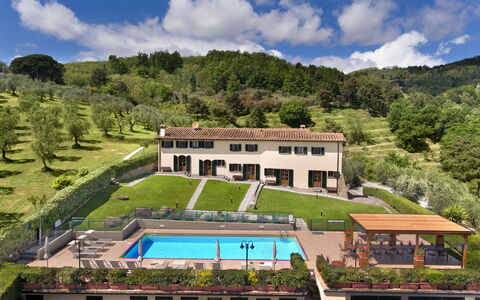 Sughera Villa: Propriété, Biens, Paysage Naturel, Bâtiment, Station De Montagne, Maison, Manoir, Piscine, Architecture, Immobilier