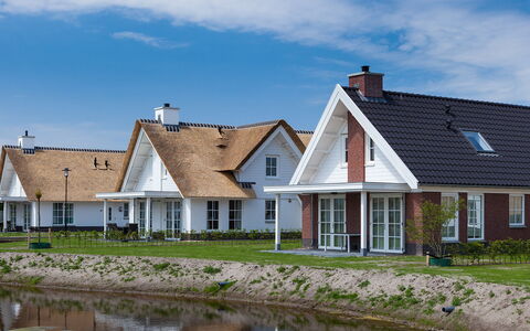 Noordwijk 710: L'Eau, Plante, Nuage, Ciel, Bâtiment, Fenêtre, Propriété, Maison, Lot Terre, Paysage Naturel