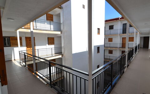 Salou 353: Bâtiment, Fenêtre, Bois, Salle, Sol, Sol, Design Intérieur, Matériel De La Propriété, Escaliers