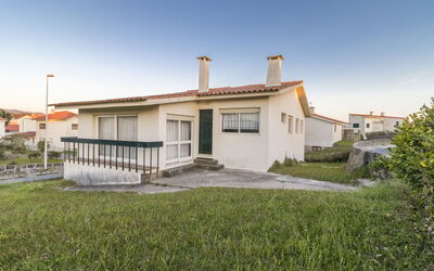 V4 Casa Claraboia - 4 Bedroom Villa in Esposende,