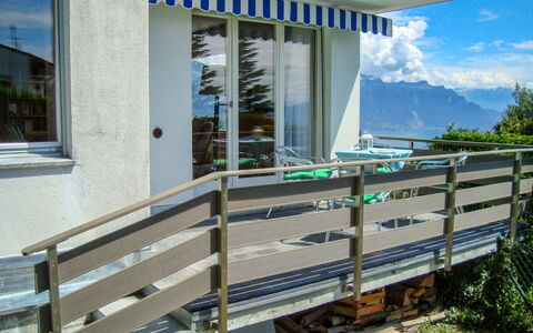 Noisette: Propriété, Bâtiment, Architecture, Immobilier, Maison, Balustrade, Domicile, Porche, Balcon, Fenêtre