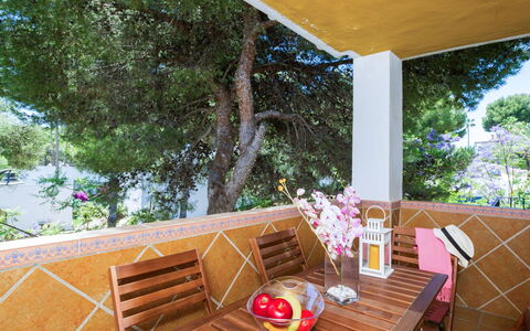 Apartamentos Pueblo Valleverde: Propriété, Pièce, Maison, Immobilier, Bâtiment, Porche, Meubles, Arbre, Domicile, Design Intérieur