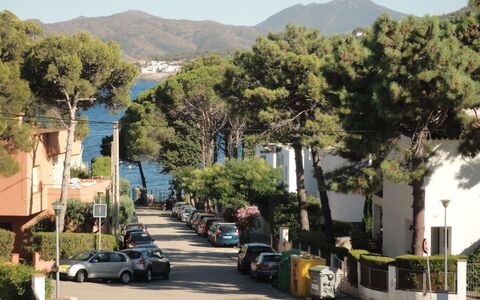 Gran Sol: Plante, Ciel, Montagne, Propriété, Véhicule, Voiture, Bâtiment, Véhicule À Moteur, Roue, Arbre