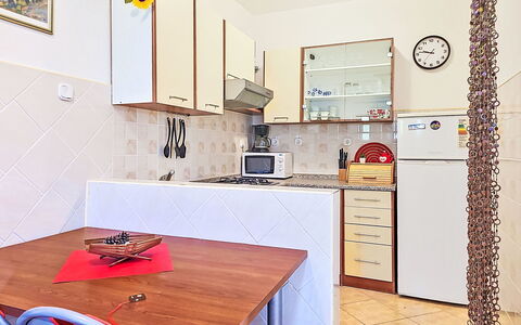 Matal: Sol, Meubles, Principaux Appliance, Design Intérieur, Appareil De Cuisine, Bois, Sol, Cuisine, Électroménager, Pièce