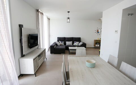 L'Ampolla 652: Pièce, Propriété, Design Intérieur, Bâtiment, Meubles, Sol, Maison, Plafond, Mur, Salon
