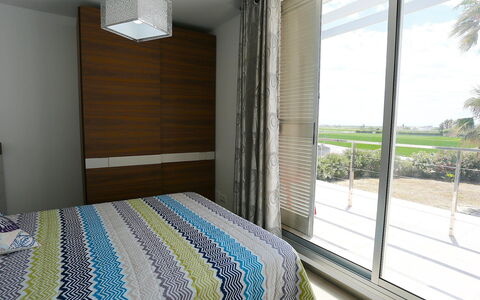 L'Ampolla 652: Chambre, Pièce, Propriété, Meubles, Lit, Design Intérieur, Drap De Lit, Literie, Immobilier, Cadre De Lit