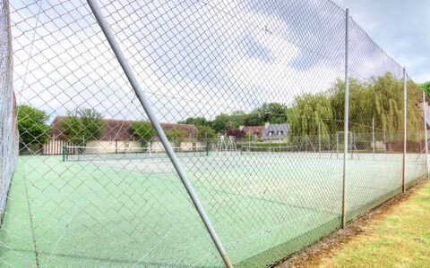 Deauville-Trouville 295: Net, -Link Escrime Chain, Escrime Wire, Clôture, Complexe Sportif, Herbe, Ciel, Court De Tennis, Engrener, Architecture