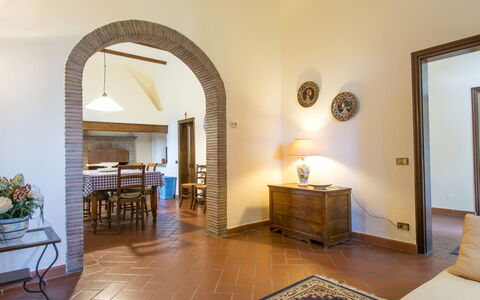 Di Vinci: Pièce, Propriété, Bâtiment, Design Intérieur, Sol, Meubles, Cambre, Tuile, Immobilier, Plafond